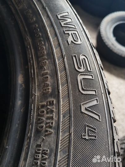 Nokian Tyres WR SUV 4 235/55 R18