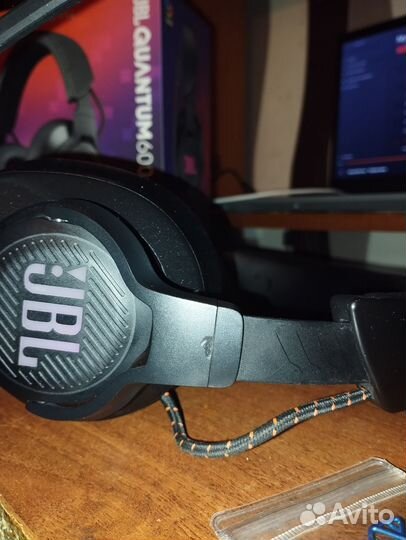 Беспроводные игровые наушники jbl quantum 600