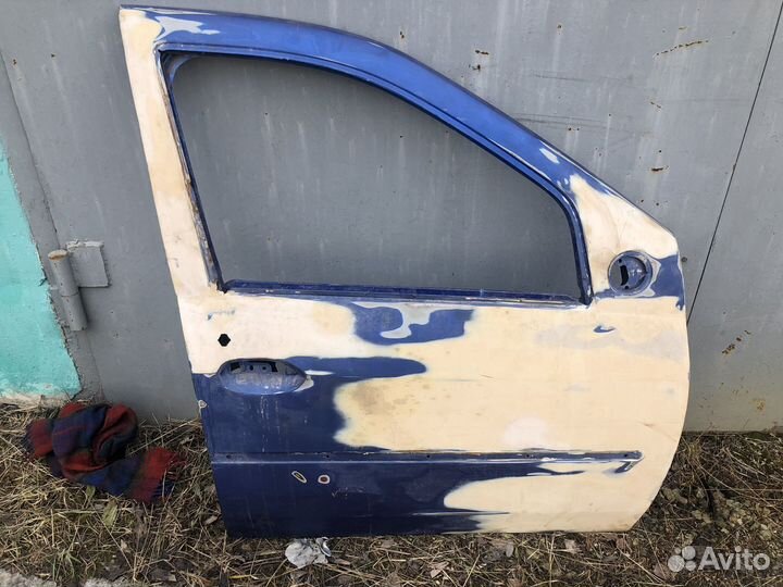 Дверь передняя правая renault logan 1