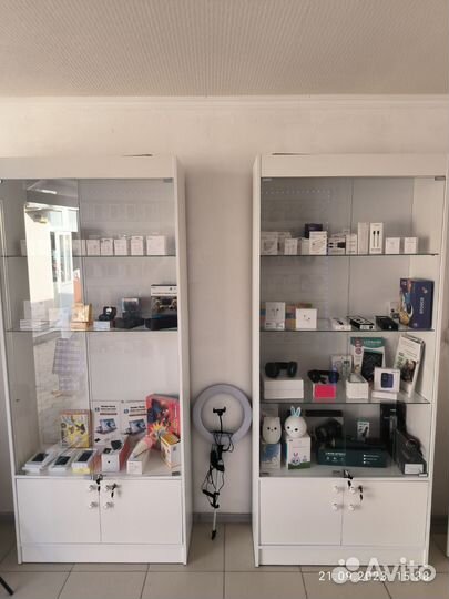 Два шкафа витрины