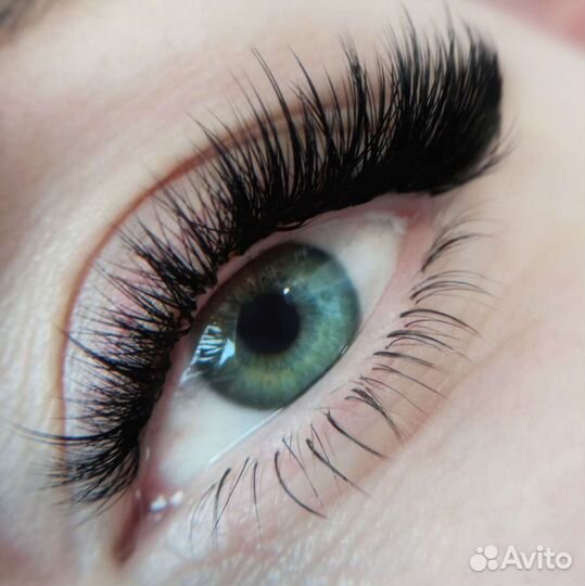 Наращивание ресниц и окрашивание бровей