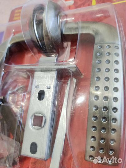 Комплект ручек для межкомнатных дверей с защёлкой