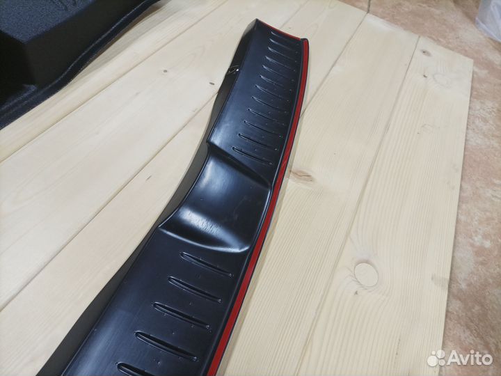 Накладки в проем багажника и на бампер Сандеро 2