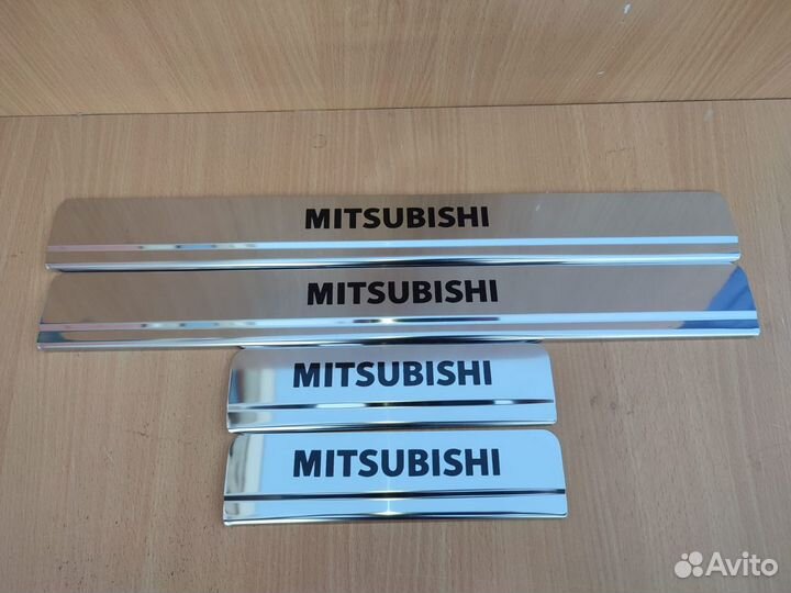 Накладки на пороги Mitsubishi Outlander 3 (нерж)