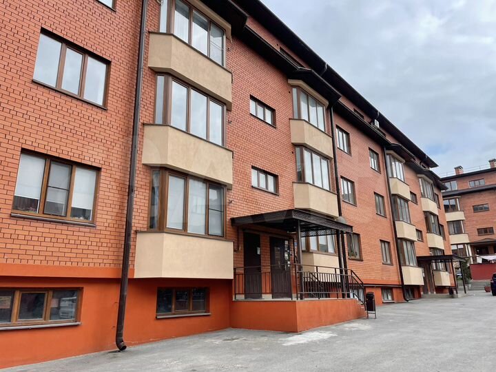 2-к. квартира, 82,1 м², 2/4 эт.