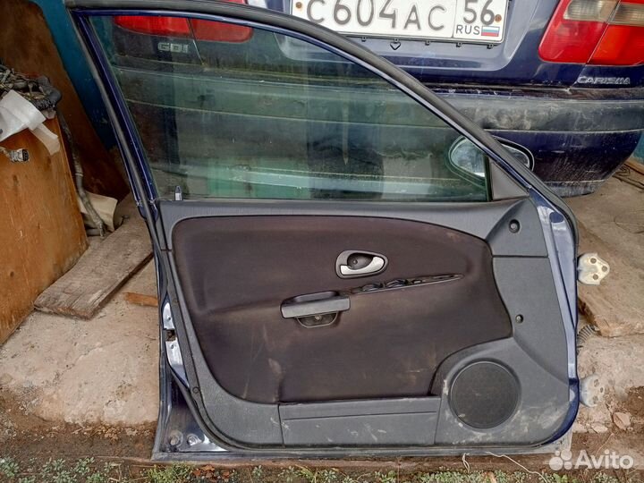 Двери mitsubishi carisma