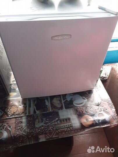 Холодильник офисный. 