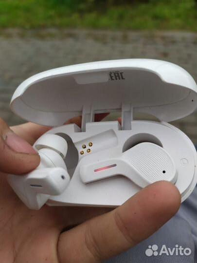 Беспроводные наушники