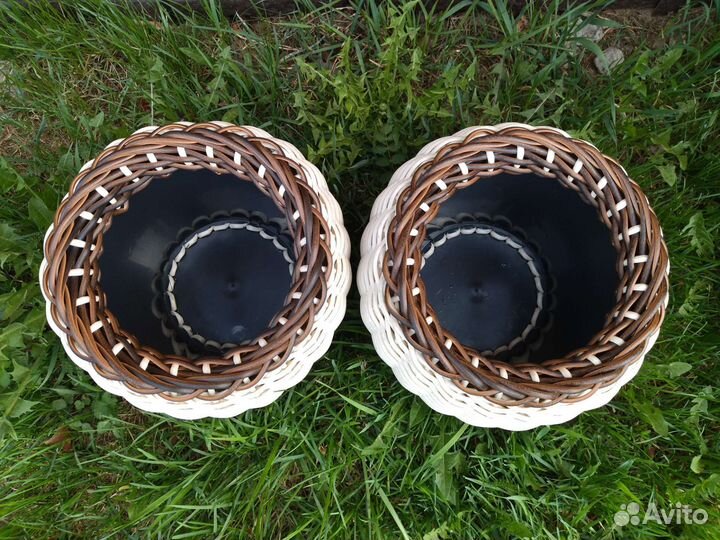 Кашпо из искусственного ротанга