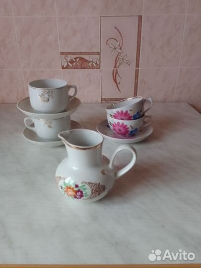 Чайные пары, чашки, молочник