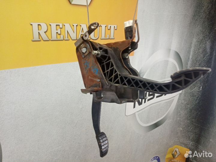 Педальный узел Педаль Renault duster