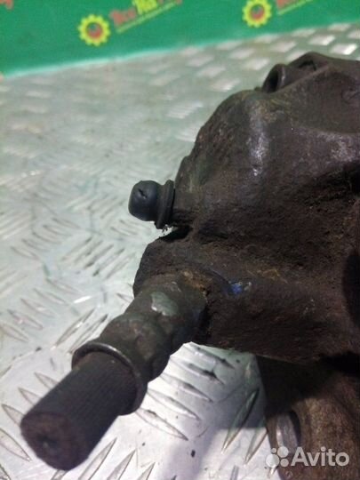 Суппорт передний правый Renault Sandero