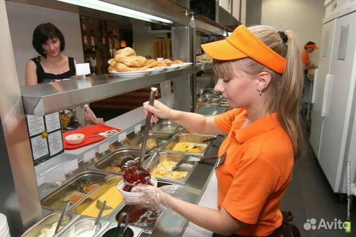 На линию раздачи столовая