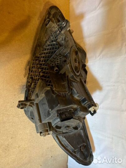 Фара правая Mercedes-Benz V-Class W447