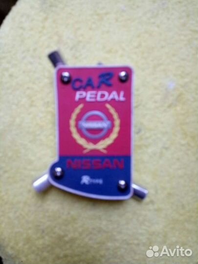 Накладки на педали на ниссан