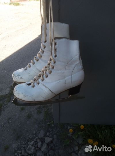 Коньки фигурные женские 37 размер