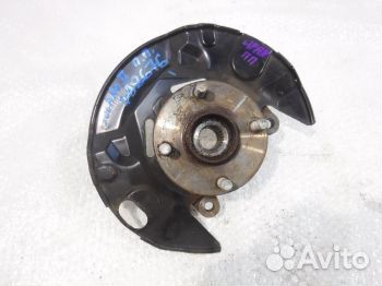 Кулак передний правый