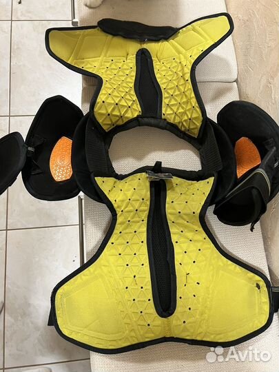 Нагрудник хоккейный ccm