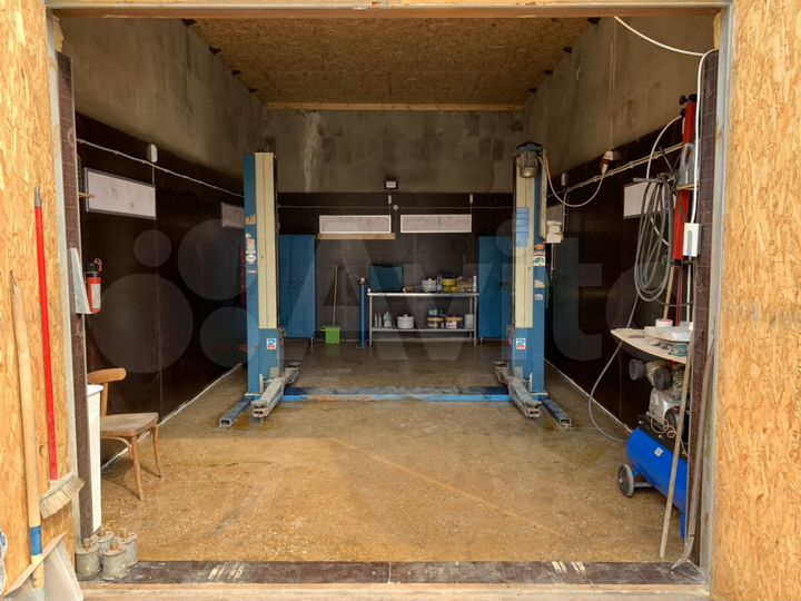 Гараж, > 30 м²