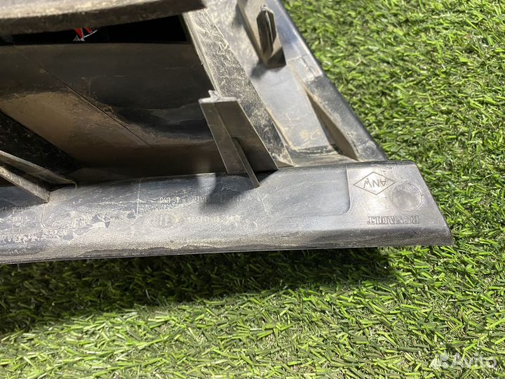 Фонарь задний левый renault sandero 1