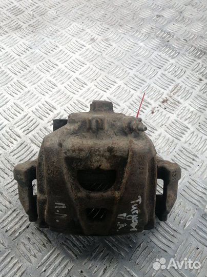 Суппорт передний левый Volkswagen Tiguan 5N1 2.0