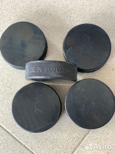 Хоккейные шайбы кхл коробка 100 штук