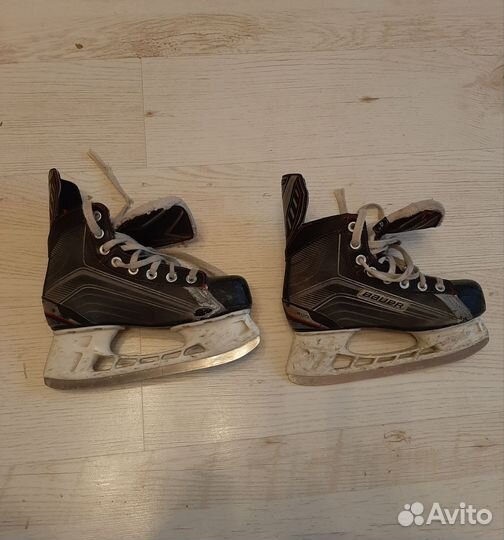 Коньки хоккейные Bauer и майки