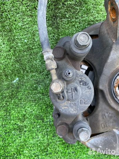 Ступица передняя правая Mazda Demio DW5W B3 1998