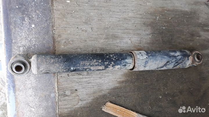 Аммортизатор задний kyb344451 kia sorento