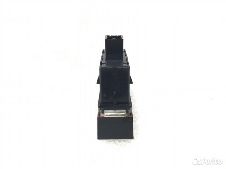 Кнопка аварийной сигнализации Skoda Octavia 1.6