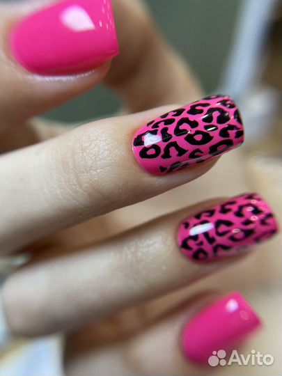 Модель на маникюр