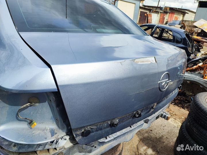Крышка багажника Опель астра h седан