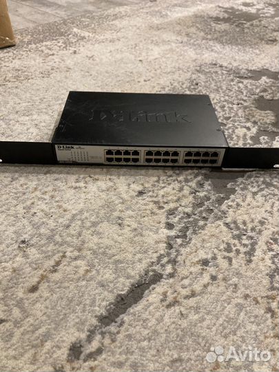 Коммутатор 24 порта D-link DGS-1024D