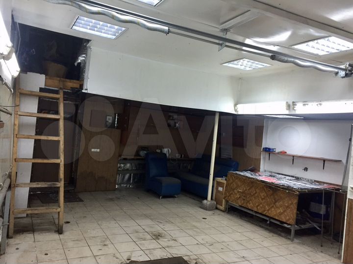 Гараж, > 30 м²