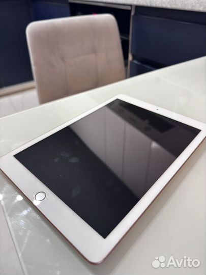 iPad 6 поколения 32gb розовое золото wifi