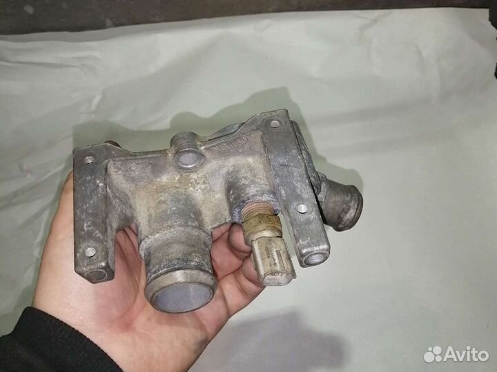 Фланец охлаждения Ford Focus 2