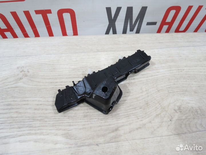 Кронштейн переднего бампера правый Hyundai Solaris