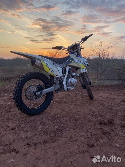 Avantis FX 250 LUX (птс, 21 л.с)