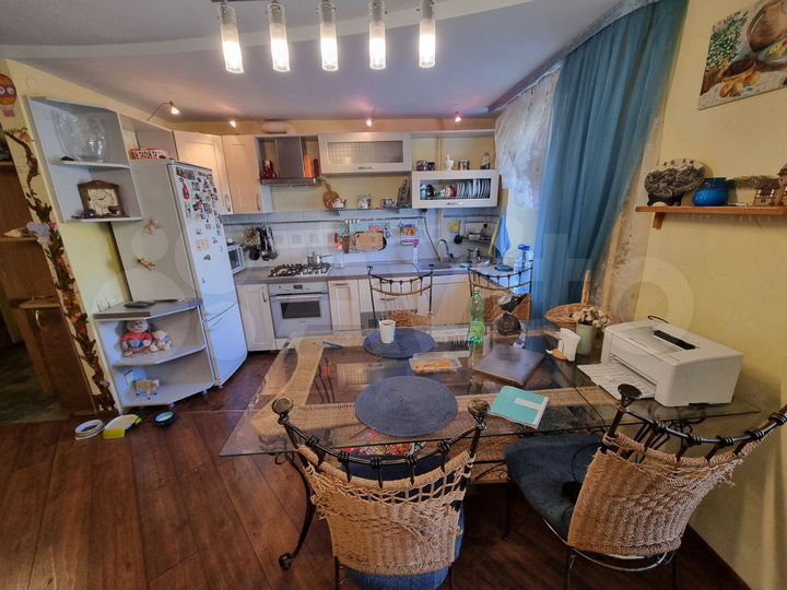 3-к. квартира, 68,3 м², 2/5 эт.