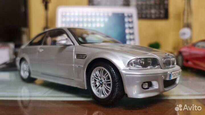 Модель 1/18 BMW M3 (E46) CSL 2003 серебристый