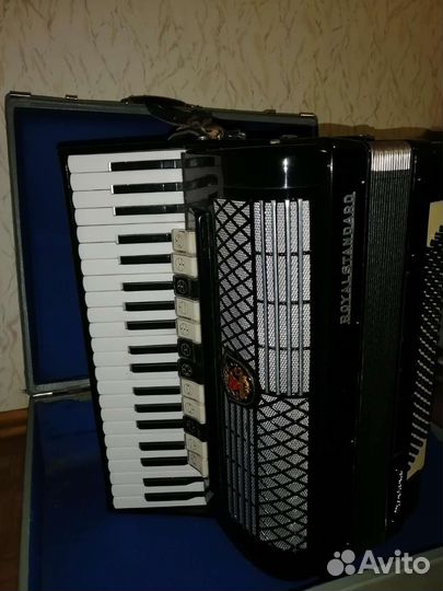 Аккордеон royal standard
