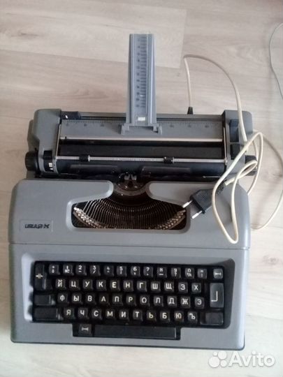 Печатная пищущая электрическая машинка Ивица-М