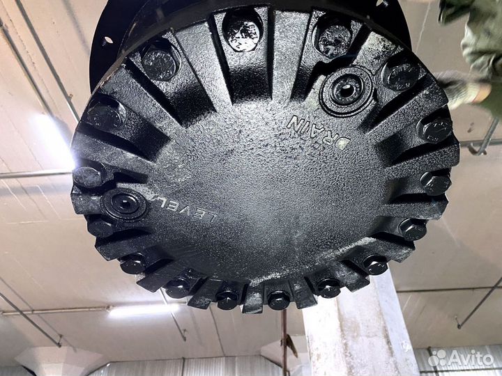 Редуктор хода CAT 320DL