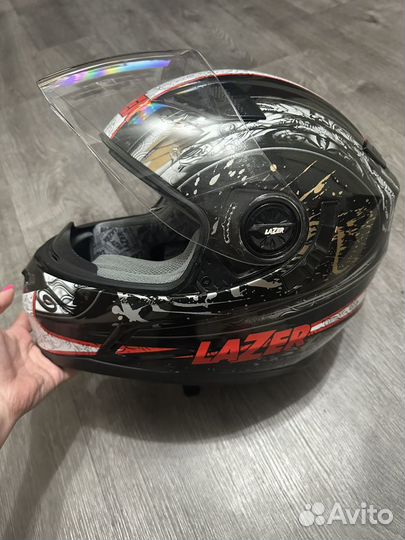 Мотоциклетный шлем Lazer