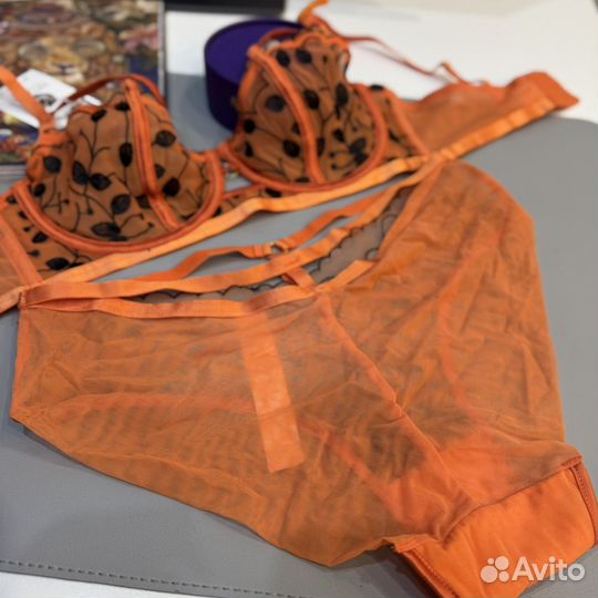 Комплект нтжнего белья 70С, 70D