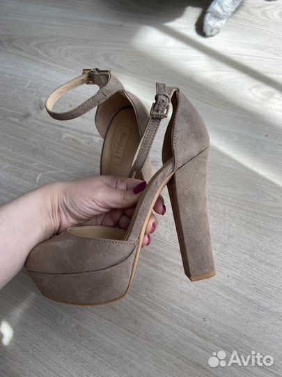 Туфли Bershka 36 размер женские