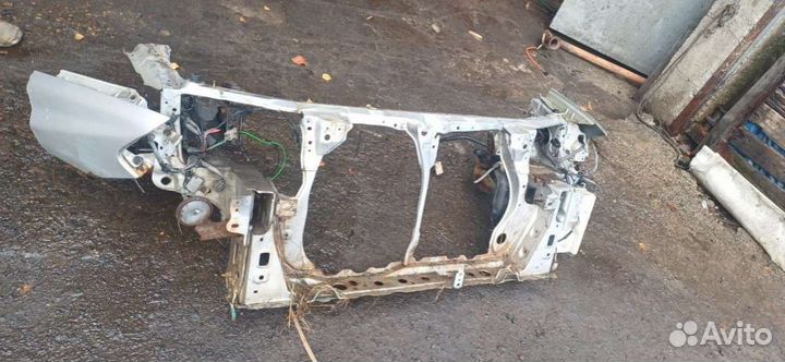 Панель передняя (телевизор) Mazda 323 BA 1997