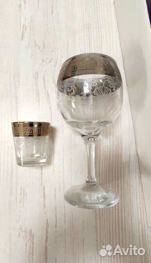 Набор фужеров для вина, рюмки