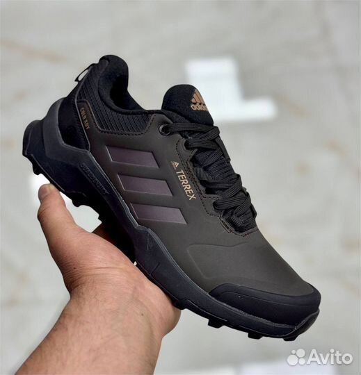 Кроссовки Adidas (утепленные)