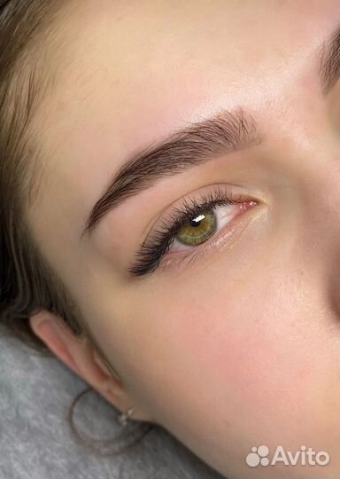 Наращивание ресниц, оформление бровей